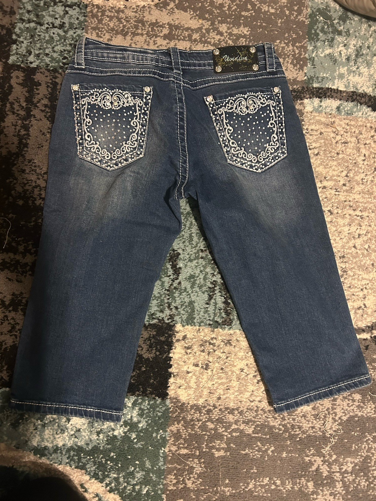 Vi Vi Diva Women’s Dark Wash Capri Jeans Embroidered Studded Stretch 5-Pkt