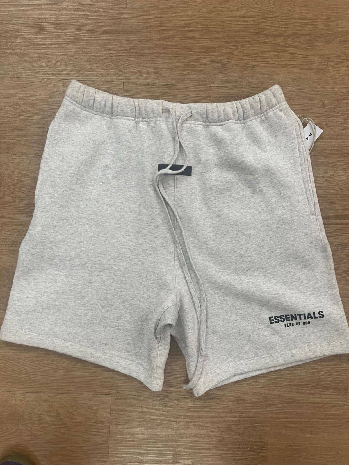 Fear of God FOG Essentials Sweat Shorts – Light Oatmeal – Size M PACSUN NWT