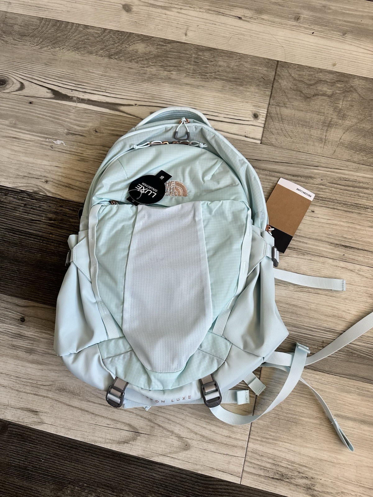 The North Face Women’s Recon Luxe 30L Backpack Ice Blue/Burnt Coral Metallic NW