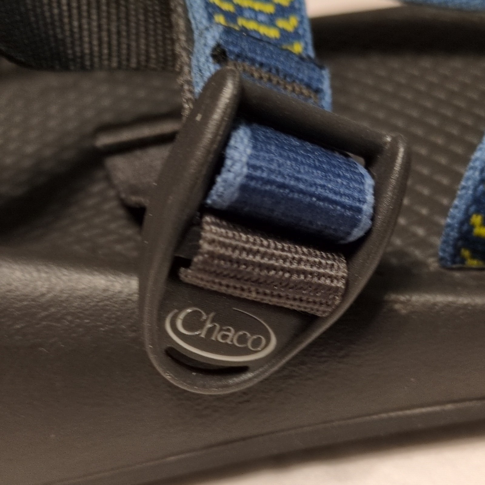 Chaco Men’s Strappy Sandals Adjustable Strap Buckle Black Blue Green