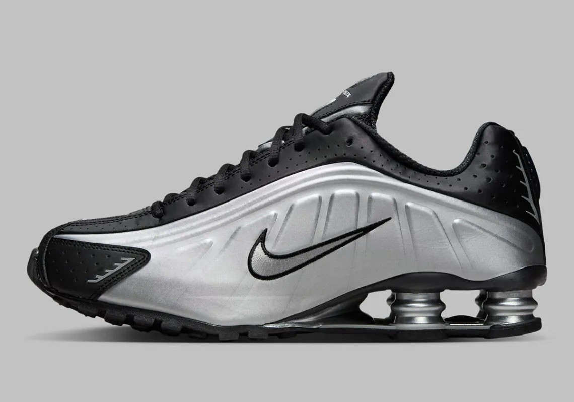 Nike Shox R4 Metallic Silver Black HQ1988-007 Men’s Casual Running Shoes NEW