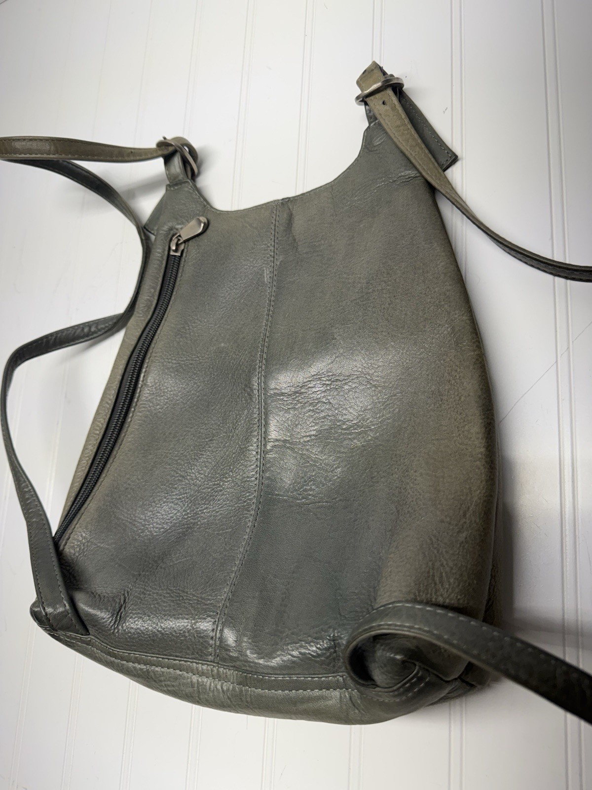 Le Donne Leather Collection Slim Sling Backpack Gray Olive Vaquetta Top Grain