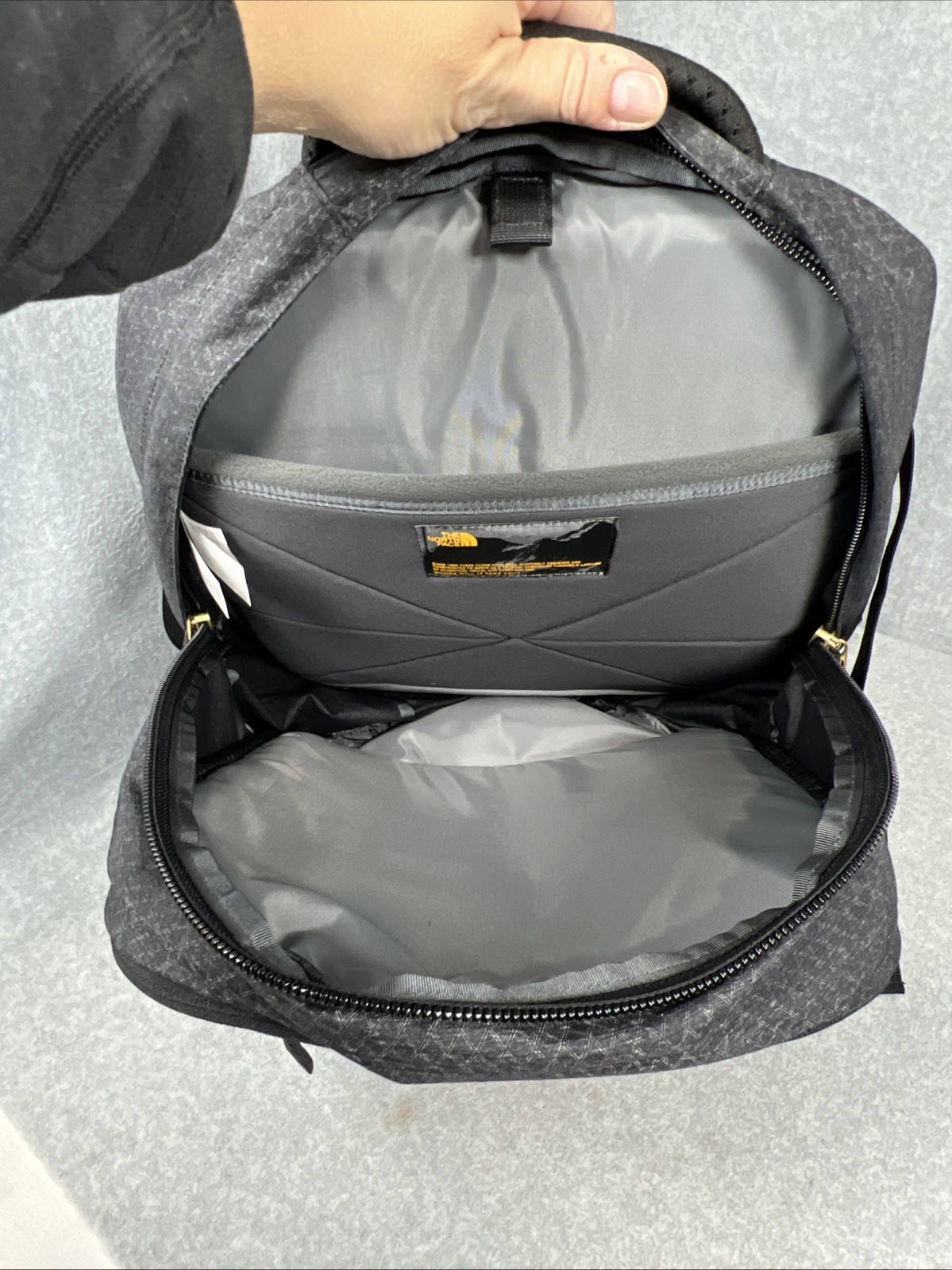 North Face Recon Backpack Black Gold FlexVent Laptop Everyday Travel