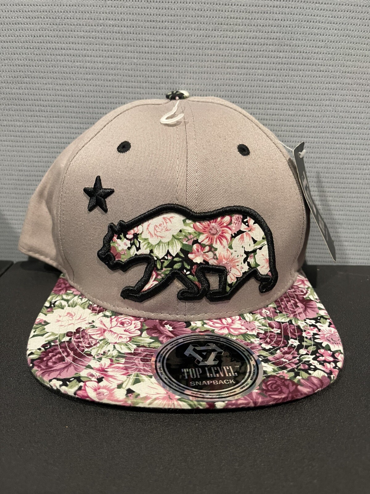 Top Level Mens California Republic Bear Snapback Cap Hat (Grey Flower)