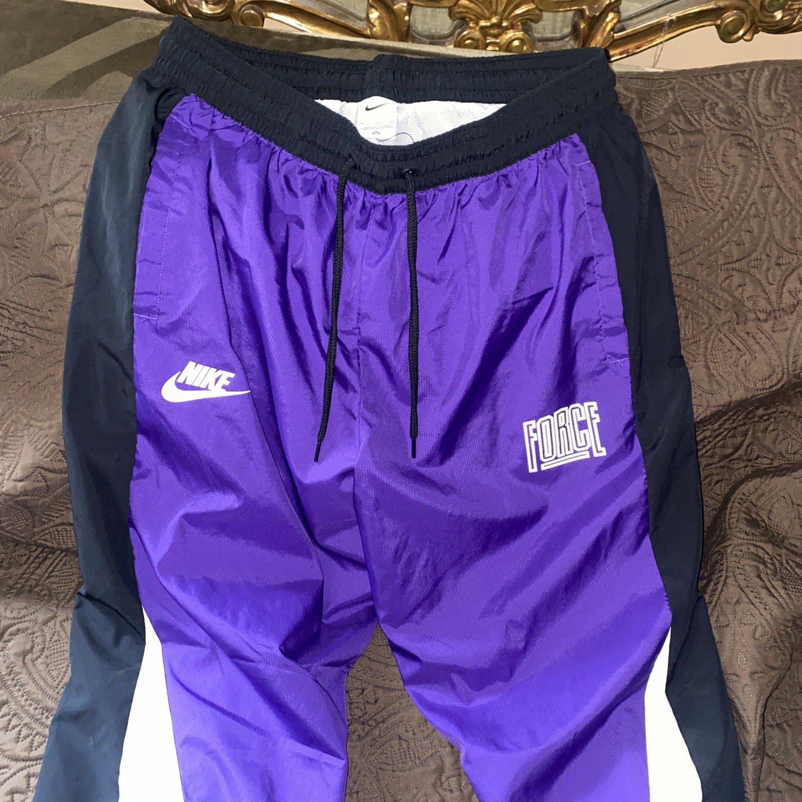Nike Force Windbreaker Jogging Pants Size Extra Large Purple Black And White