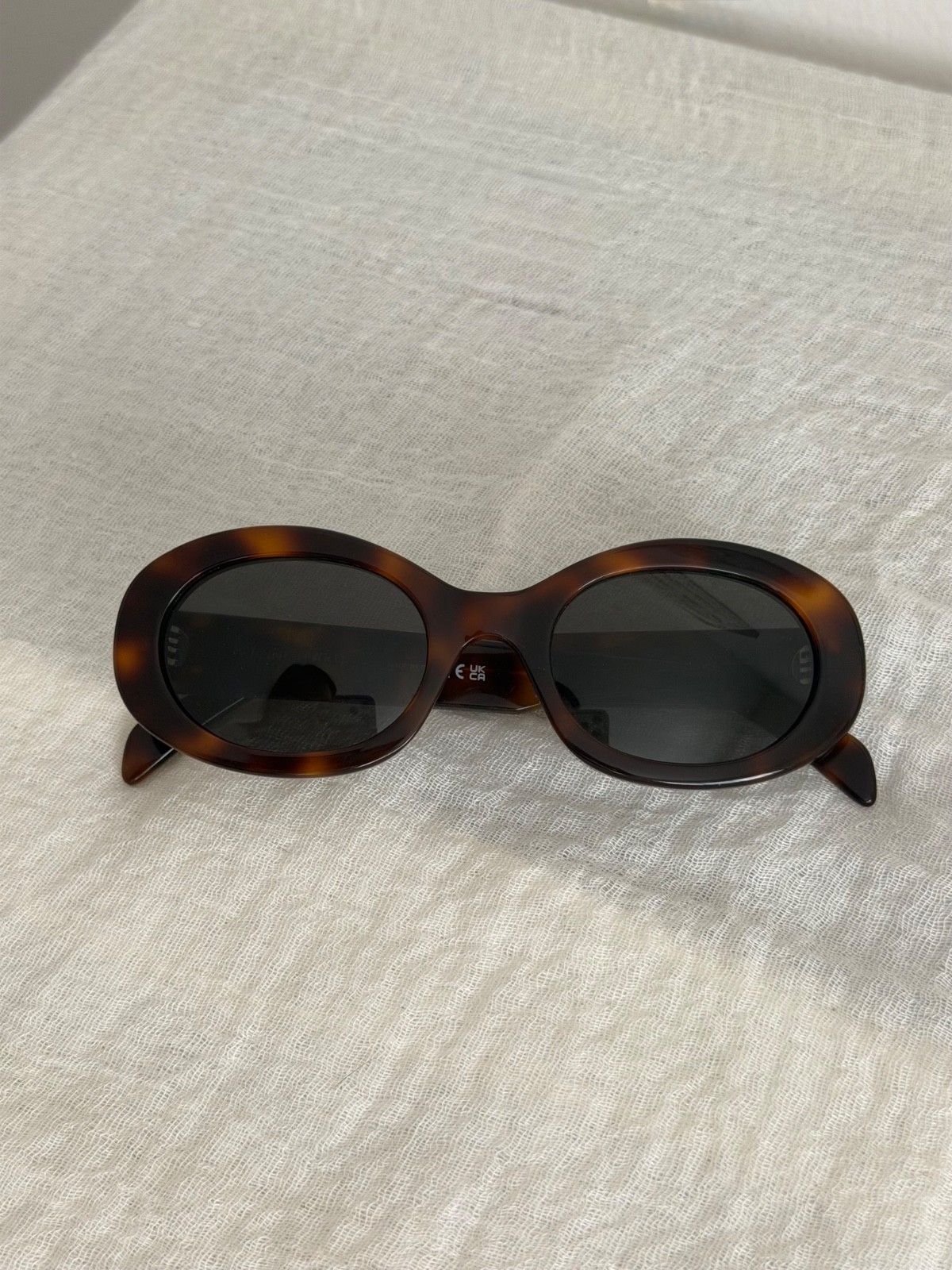 Celine CL40194U Triomphe sunglasses