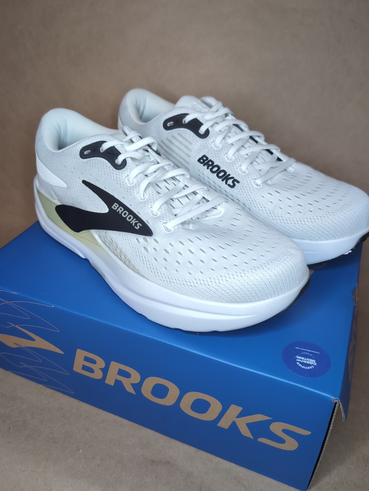 New Brooks Ghost Max 3 Mens 12.5 WIDE Bright White Black Tea Run Walk Neutral