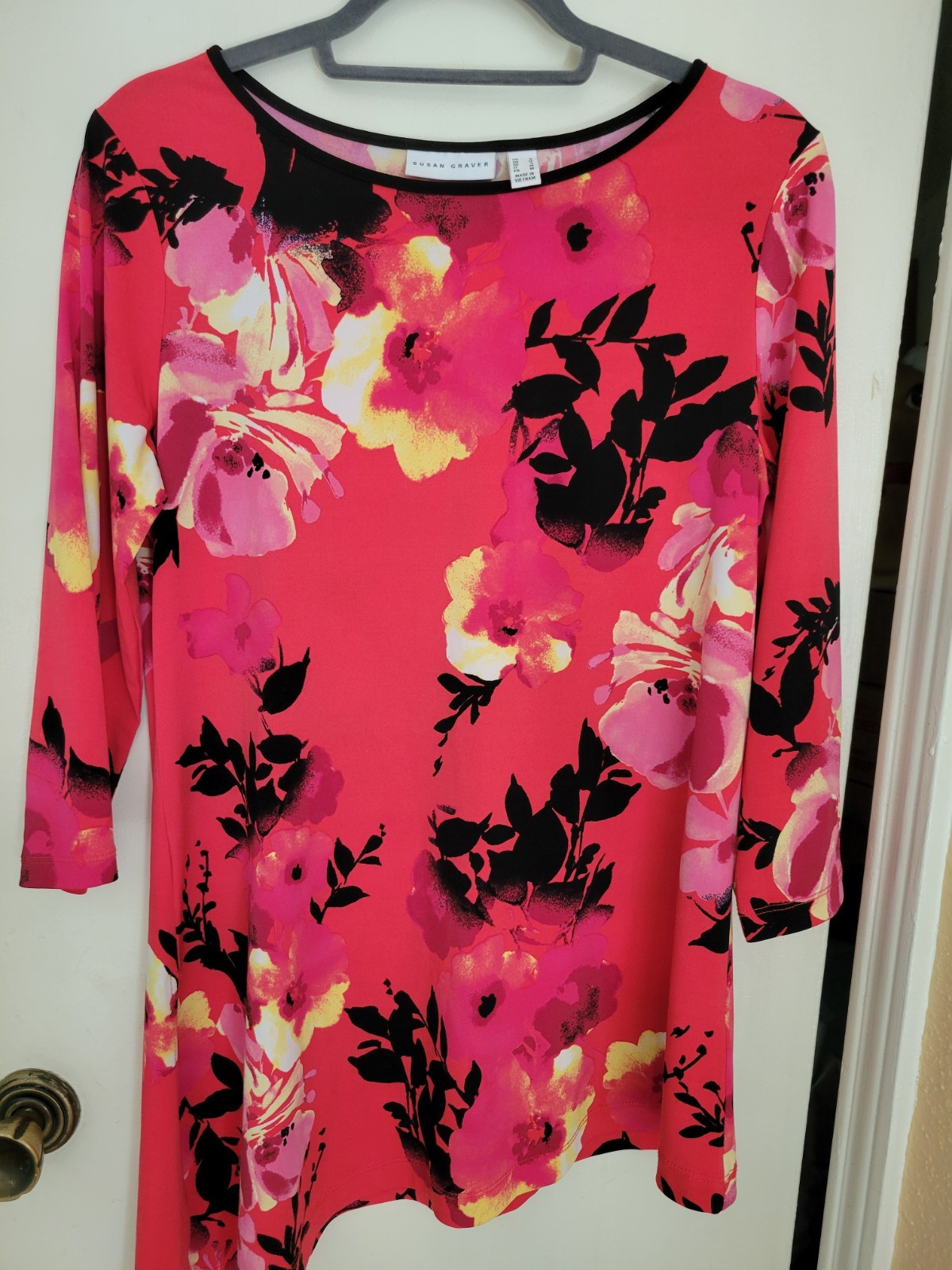 Susan Graver Size S 3/4 Sleeve Blouse Red/Black/Pink/Yellow Floral Women Stretch