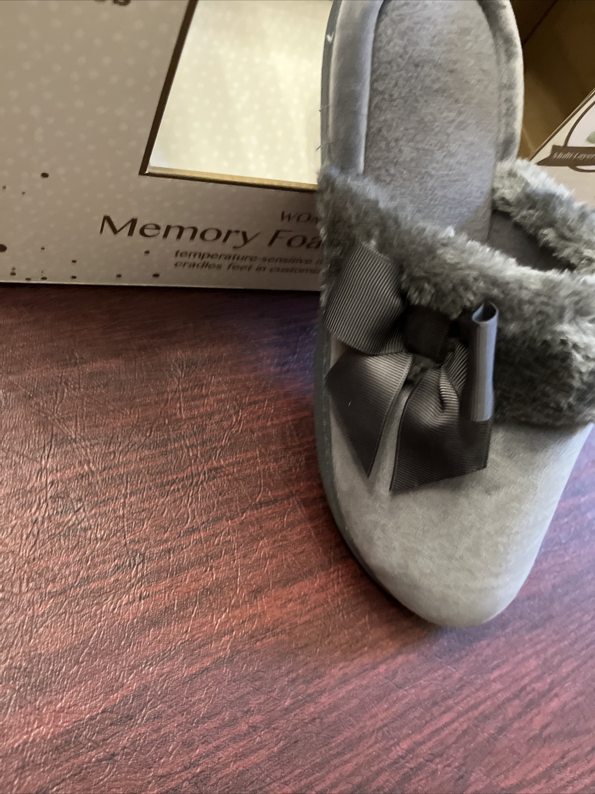 Totes Toasties Super Soft Ash Gray With Bow Women’s Size Large 8-9 NEW