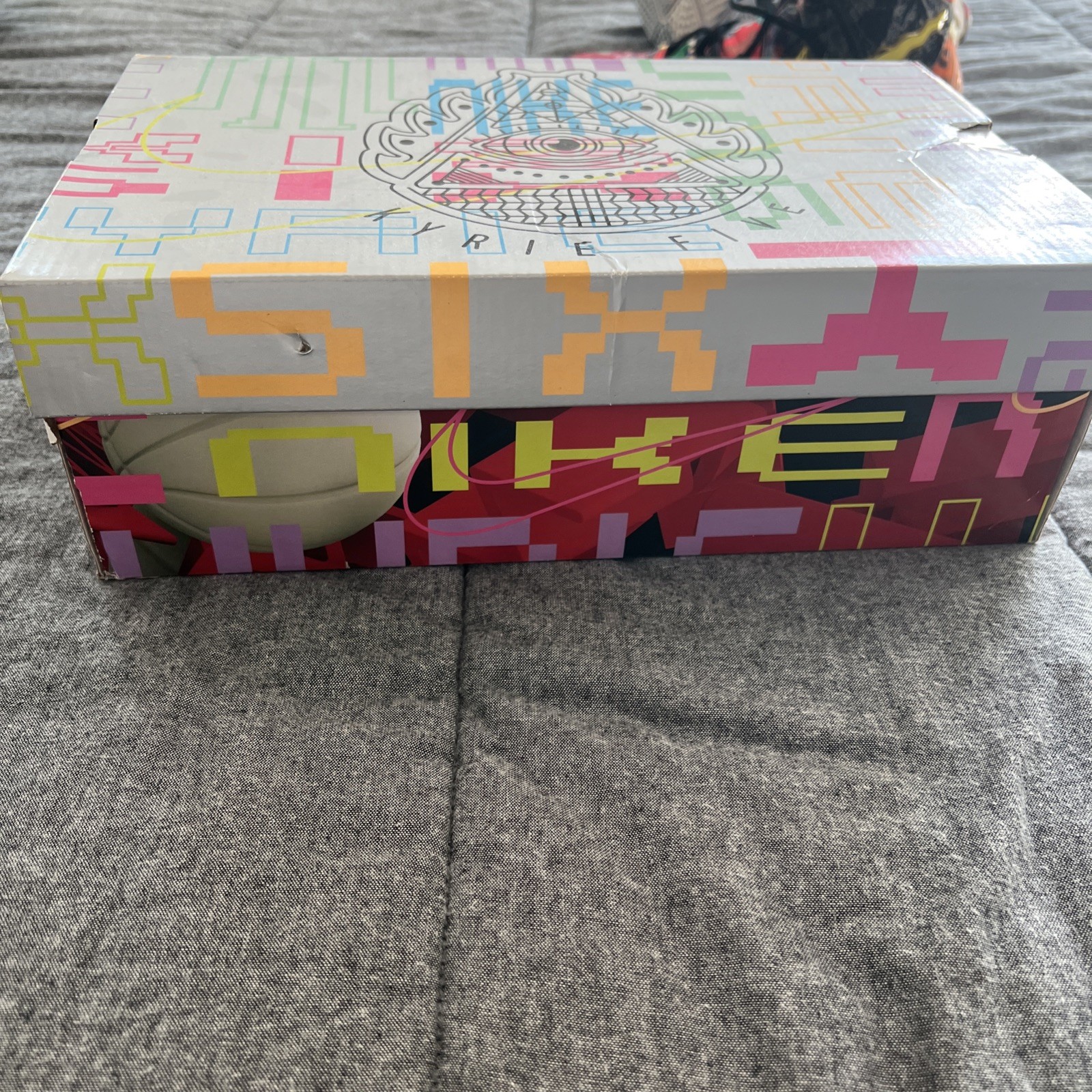 Nike kybrid S2 what the. with box no damage