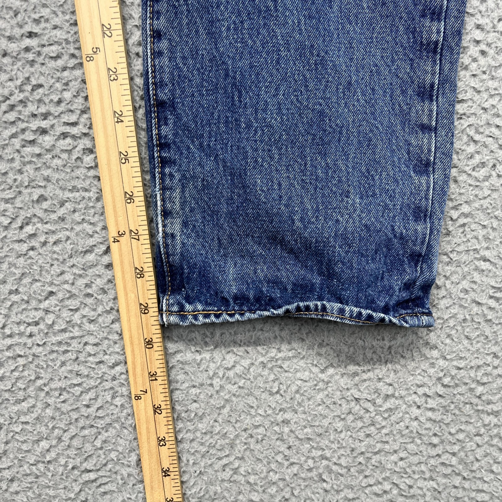 Levis 501 Jeans Mens 32×30 Blue Medium Wash Straight Leg Button Fly Denim