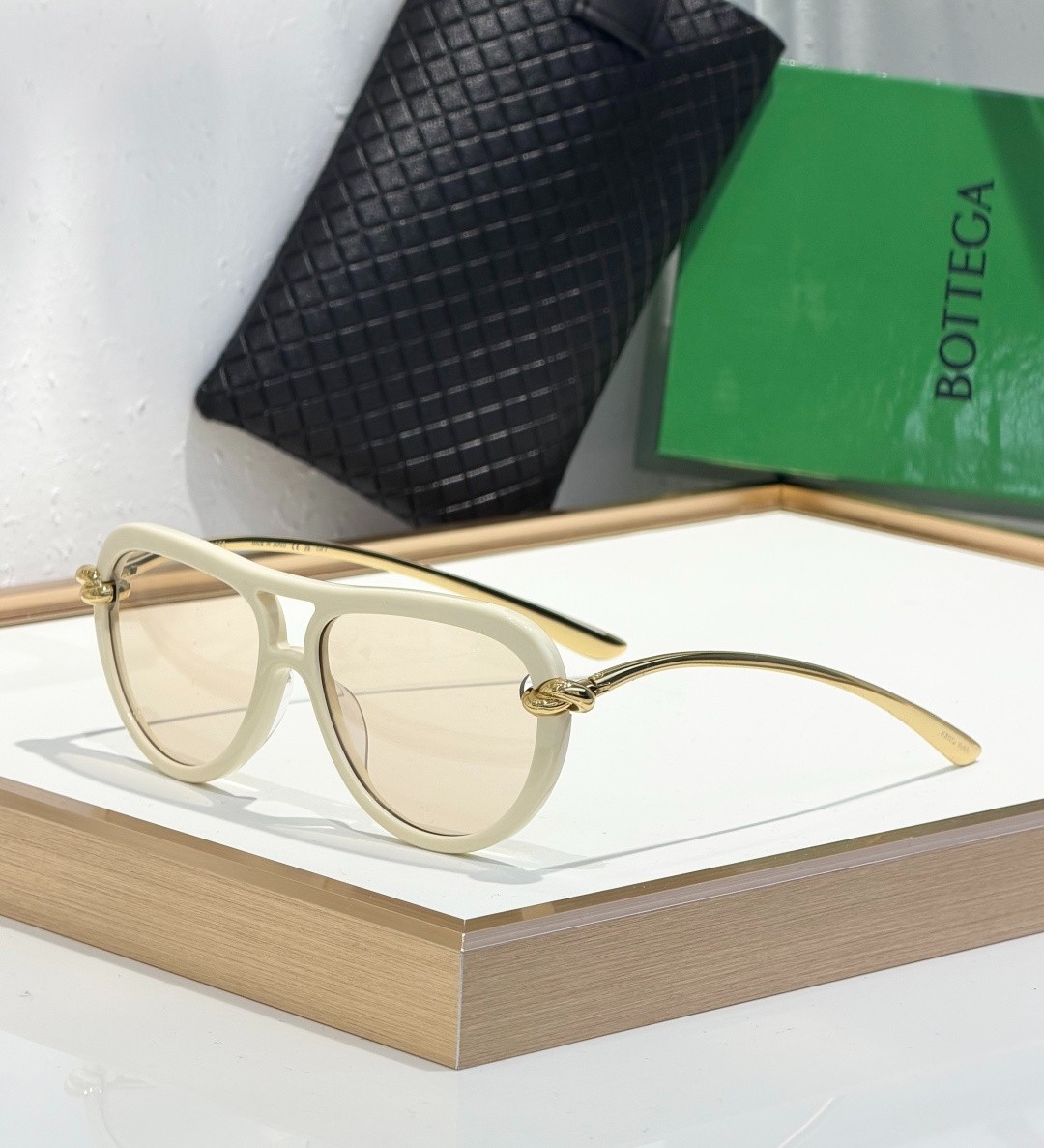 Bottega Veneta model: BV1418S Sunglasses 58-15-145 Unisex Metal Frame Eyewear