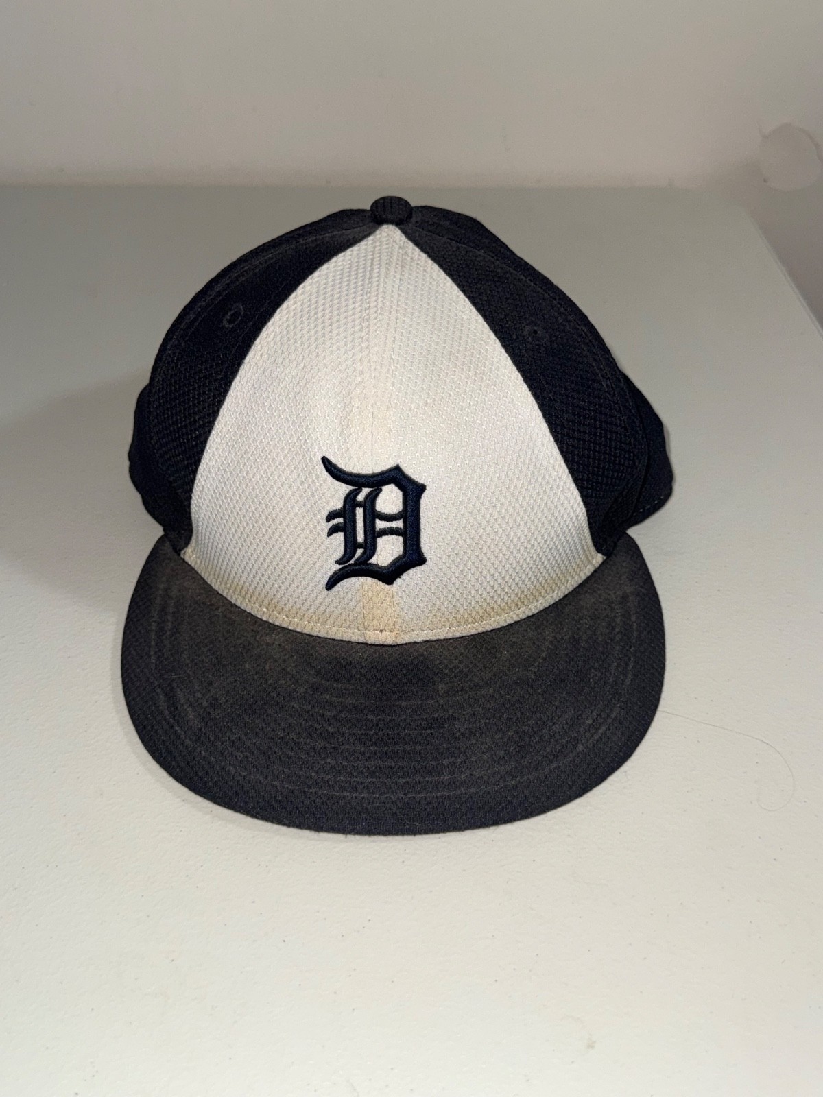 34 Hat Cap Lot New Era Nike NFL MLB NBA NHL Carhartt Patagonia Reseller