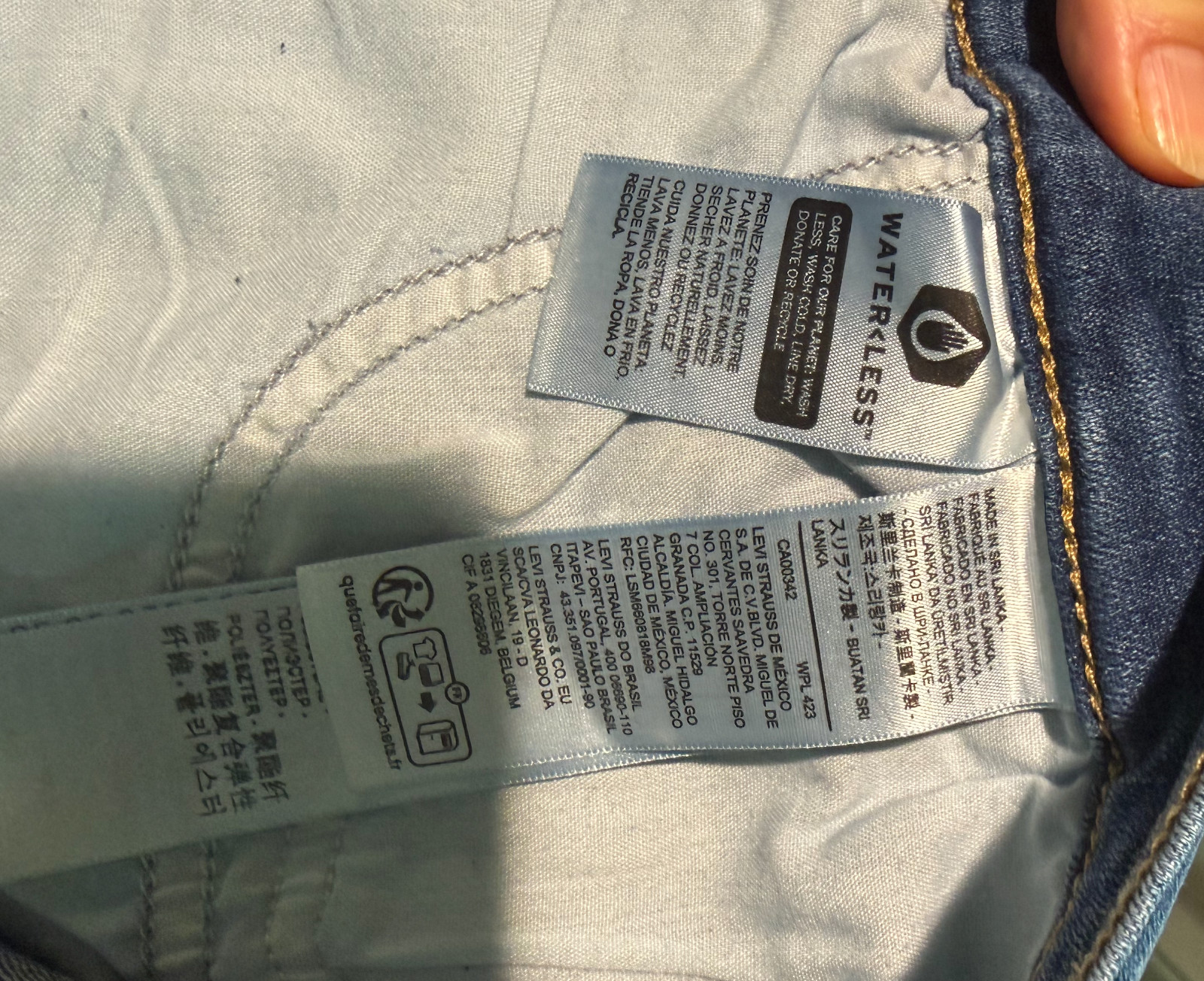 NEW Levis 726 High Rise Flare Jeans Medium Wash Denim Blue Women’s W26 L30 NWT