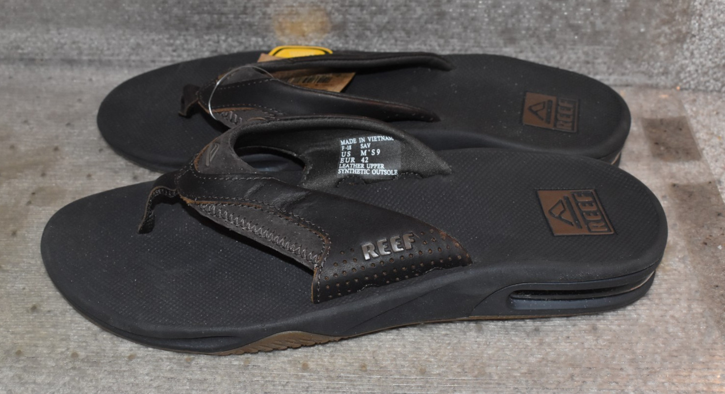 REEF “Fanning” Men’s Size 9 US Flip-Flop Sandal & Sole Bottle Opener Brown