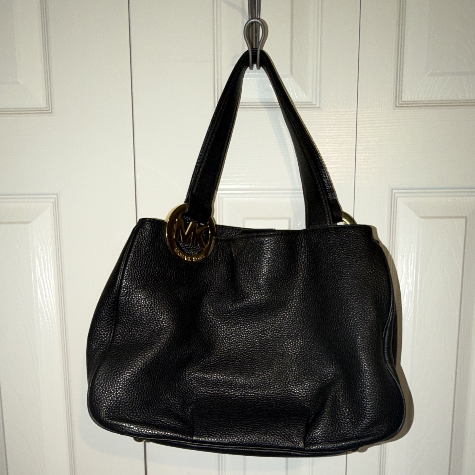 Michael Kors Black Pebbled Shoulder Bag Gold Hardware Logo Charm Zip Magnetic