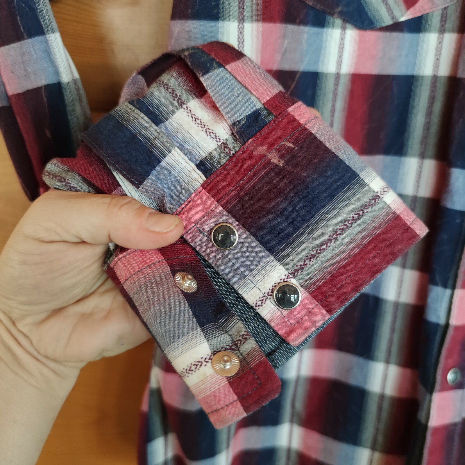 Wrangler Retro Western Plaid Pearl Snap Button Down Shirt Top Red Blue Sz Medium