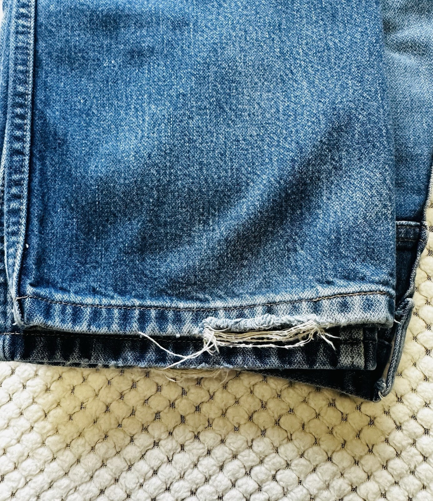 Wrangler 47MWZ Mens 38×30 Distressed Regular Fit Cowboy Denim Blue Jeans