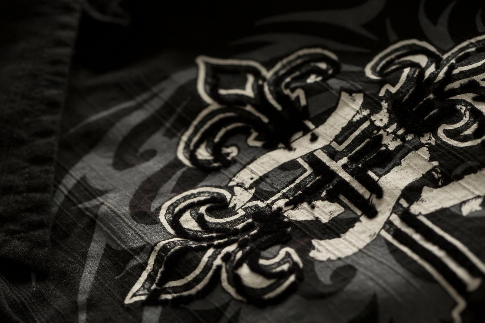 XTREME COUTURE by AFFLICTION Men’s BUTTON DOWN Shirt KINGS FALL Skulls $78