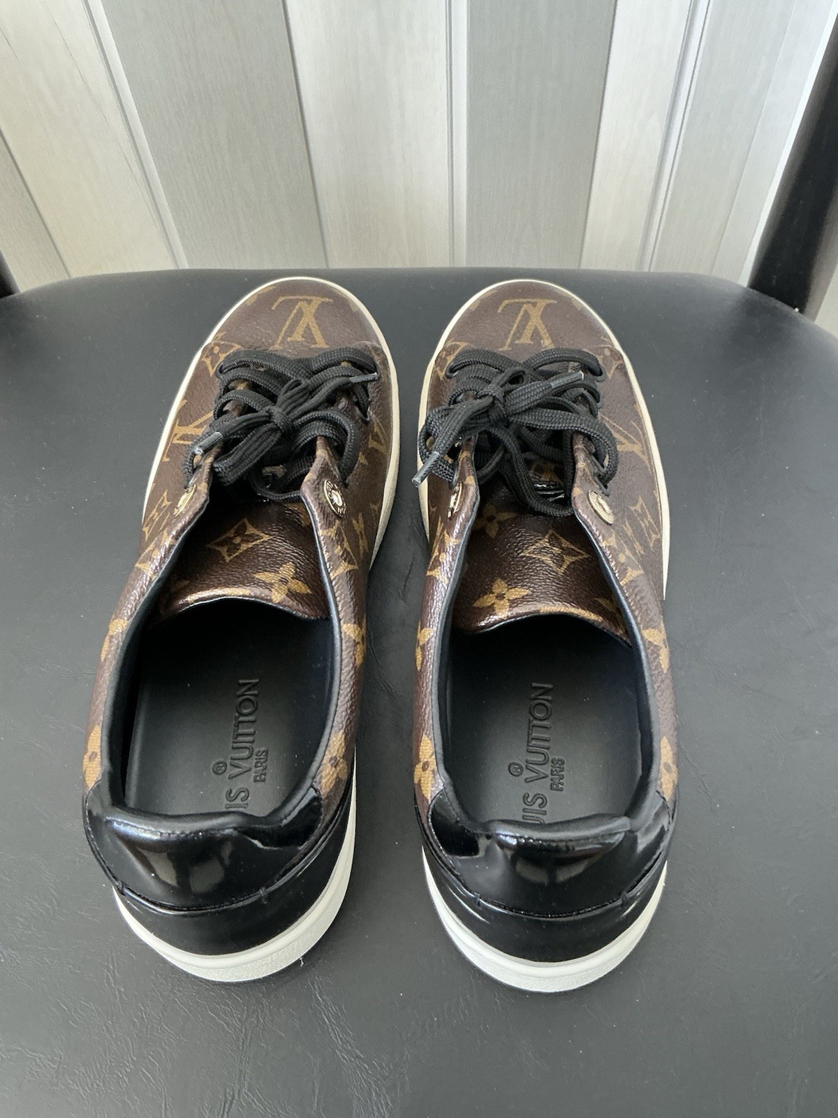 Louis Vuitton Monogram Bullhide Leather Lace-Up Low Top Sneakers EU 39 US 9