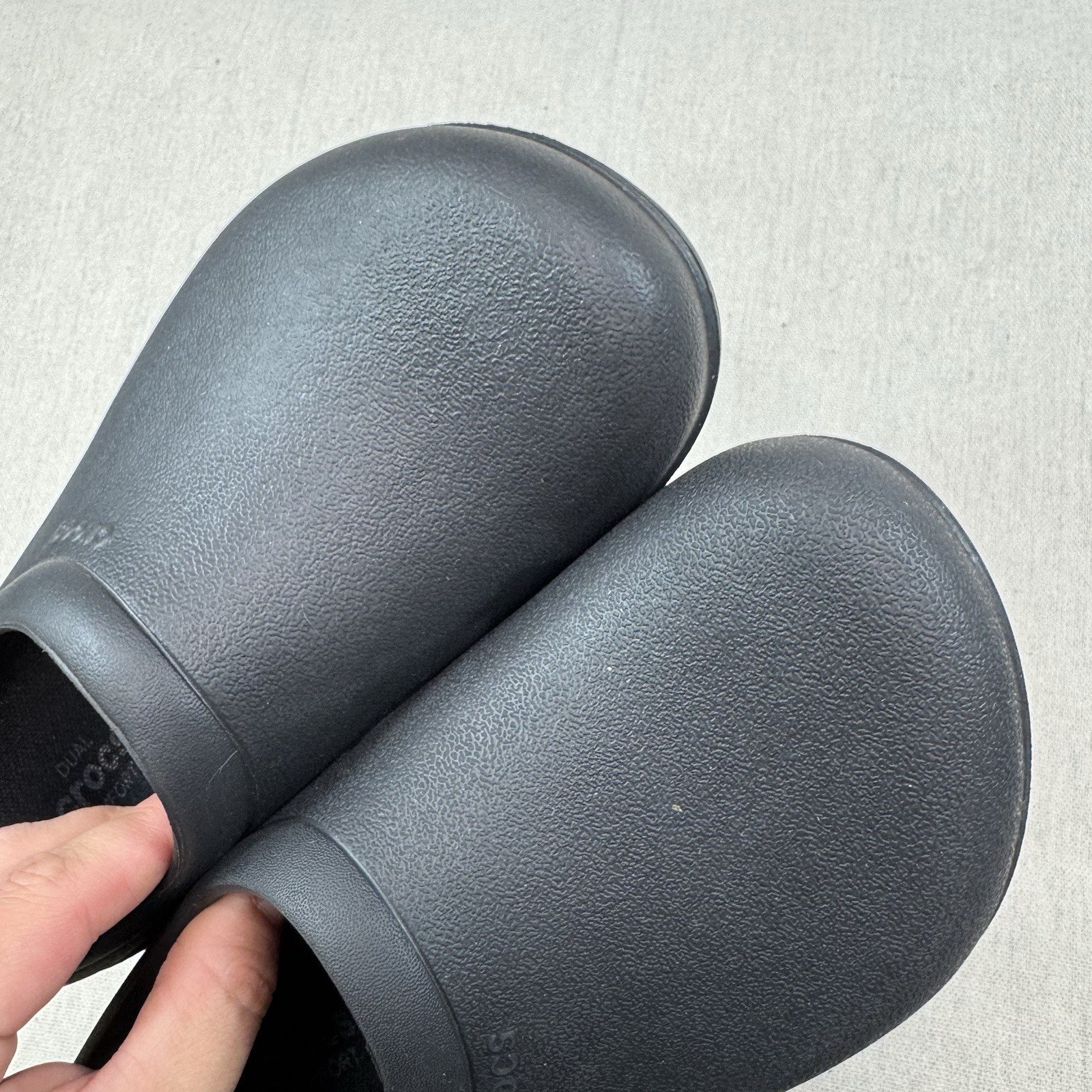 Crocs On The Clock Work Clogs Black Slip Resistant Women’s W6 M4 Comfort Shoes