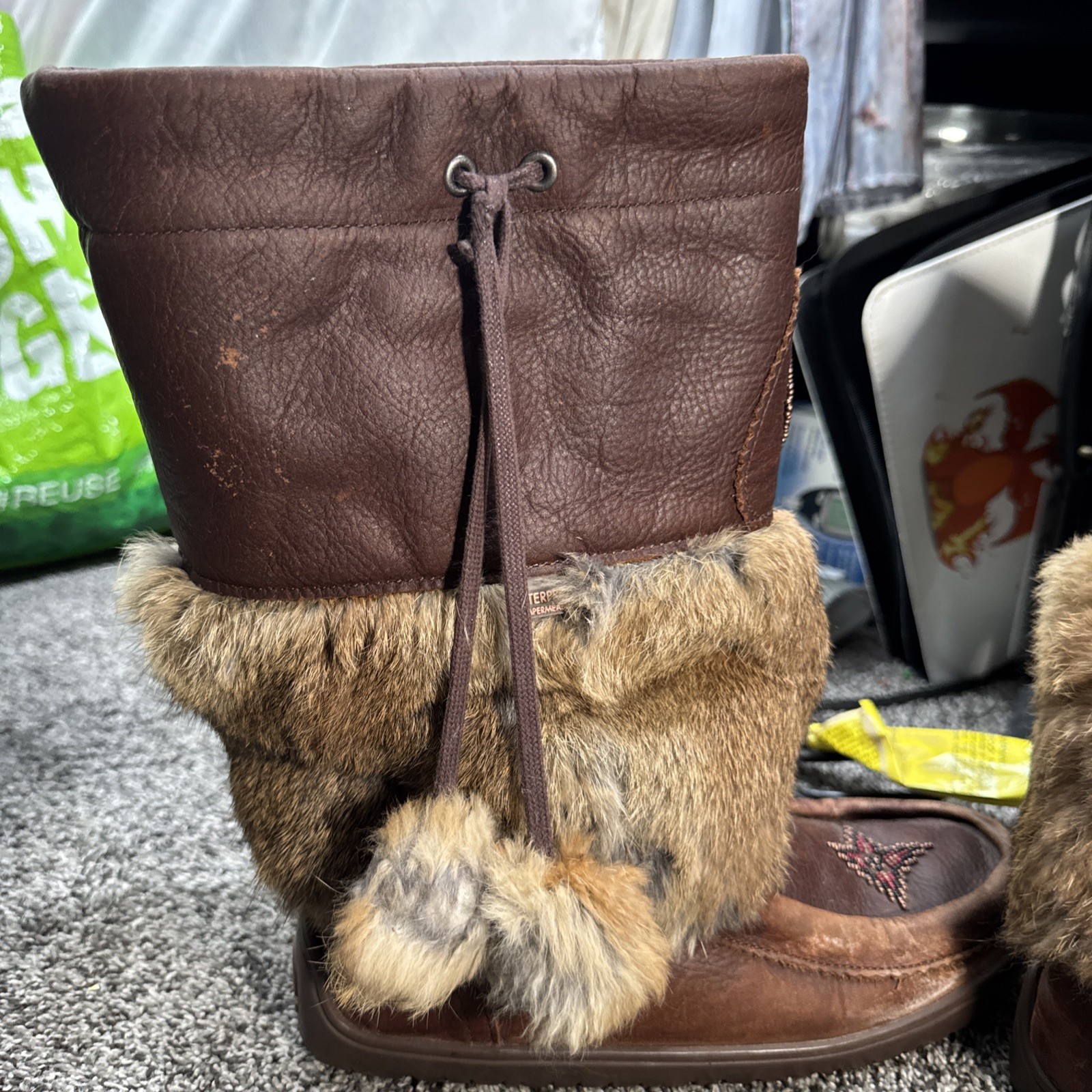 Manitobah Mukluks Snowy Owl Suede Boots Waterproof Womens Size L 8 M 6