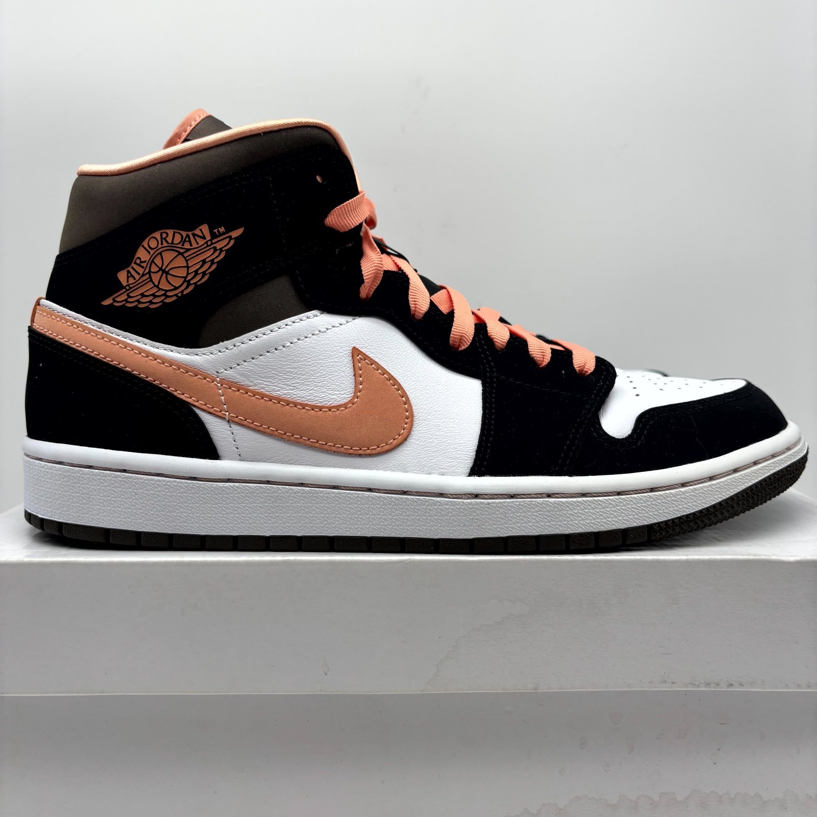 Nike Air Jordan 1 Mid Peach Mocha Black Athletic Shoes 10.5 Women’s DH0210-100