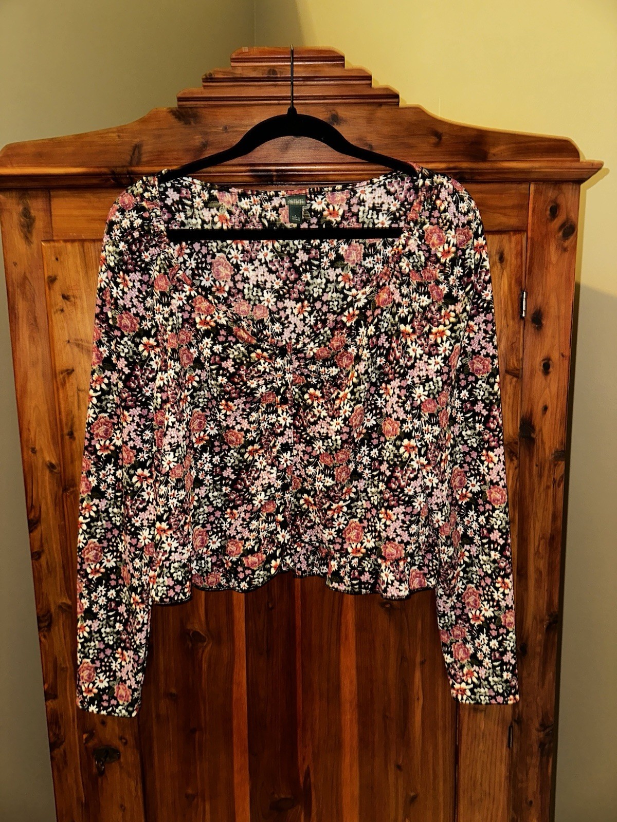 Wild Fable Women’s/Juniors Floral V-Neck Peplum Top/Blouse L NWOT