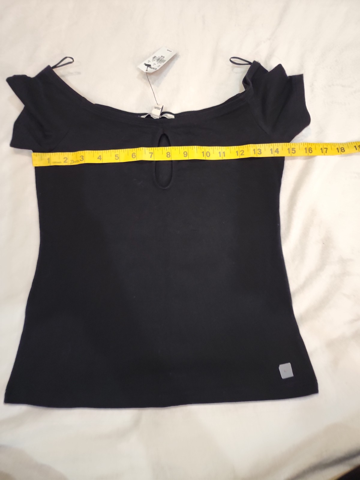 Express one Eleven Black M Siri Lanka RN 55285 95% Cotton 5% Spandex Cuello Boat