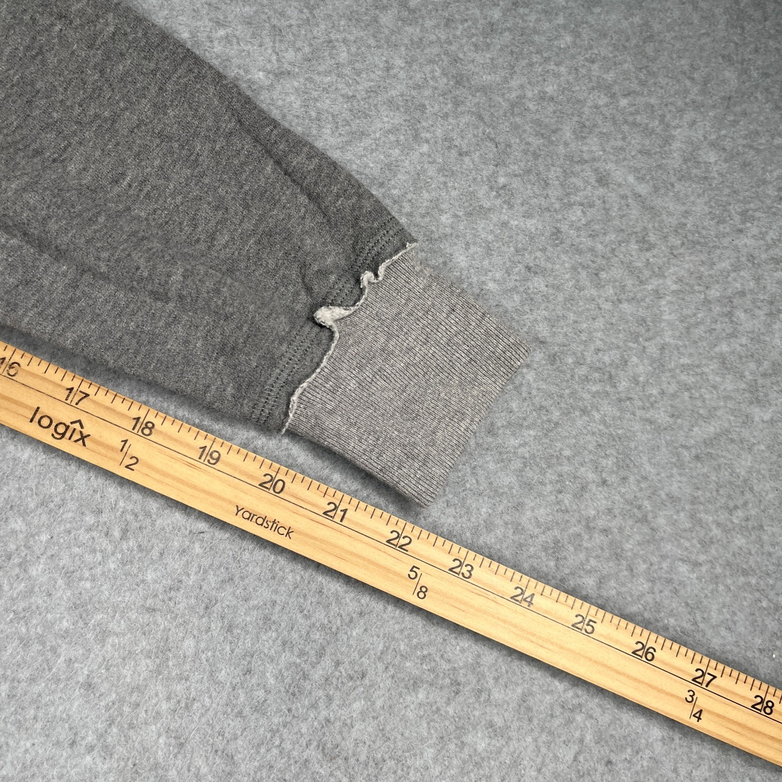 Wizarding World Harry Potter Gryffindor Sweatshirt Medium Grey Sweater Pullover