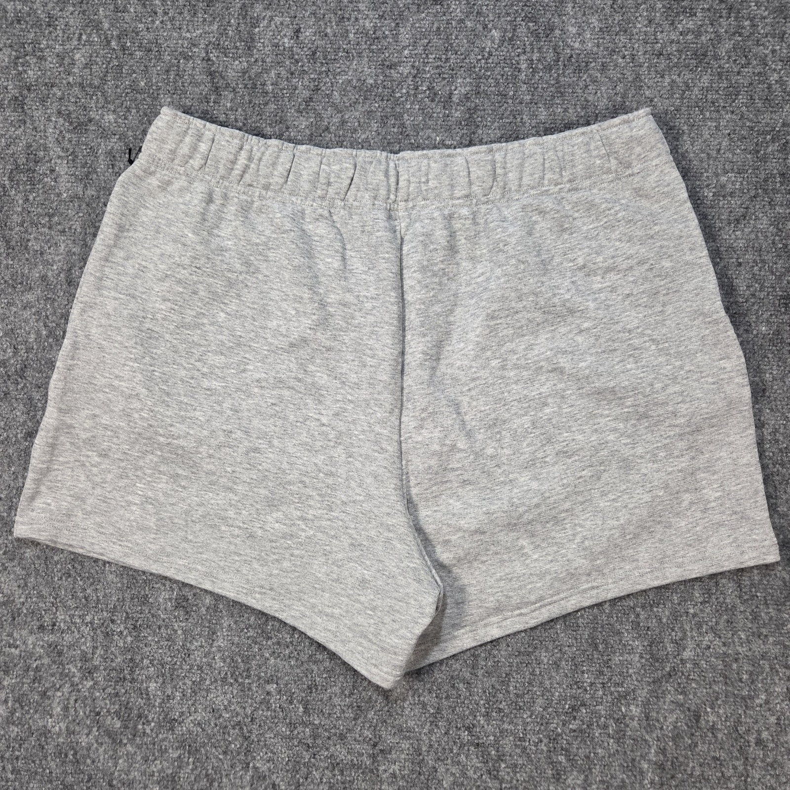 NWT Alo Yoga Accolade Short Womens Large Athletic Sweat Heather Grey Shorts Gray