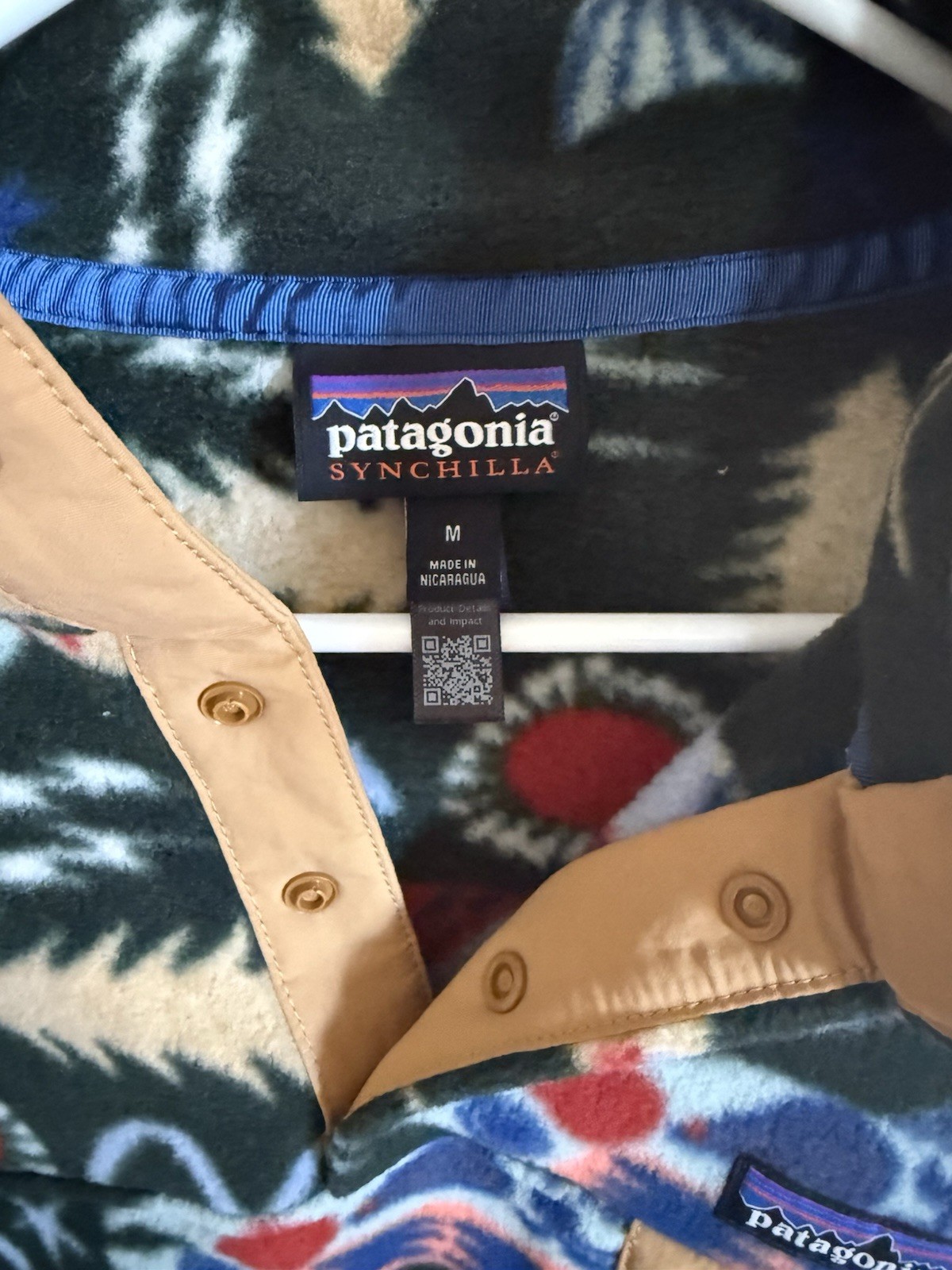Patagonia Men’s M Synchilla Snap. Old growth/salmon pattern. Lightly worn