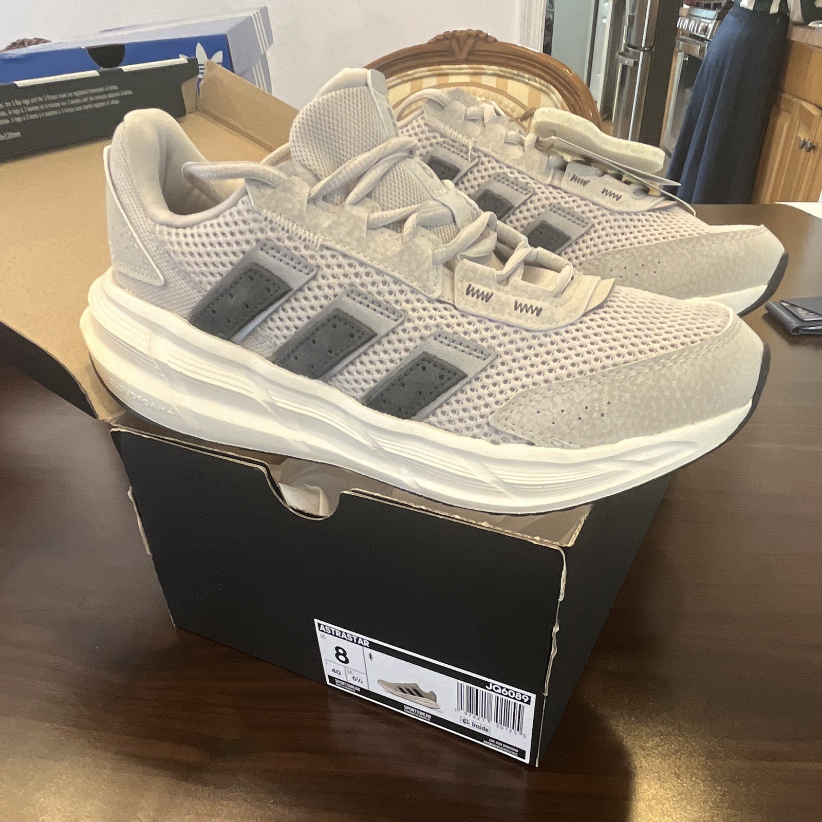 adidas Astrastar Men’s 8 Low Top Lace Up Running Mesh Sneakers Gray/White JQ6089