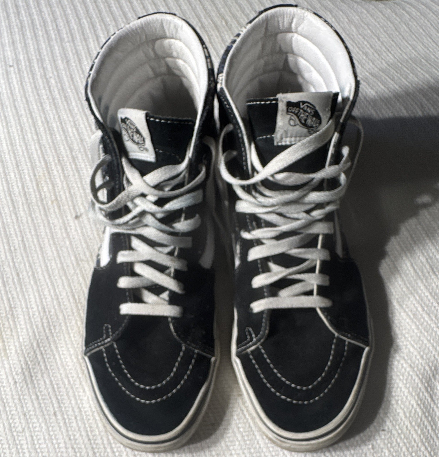 VANS Sk8-Hi High-Top Lace-Up Sneaker Black White Skull Print Skate