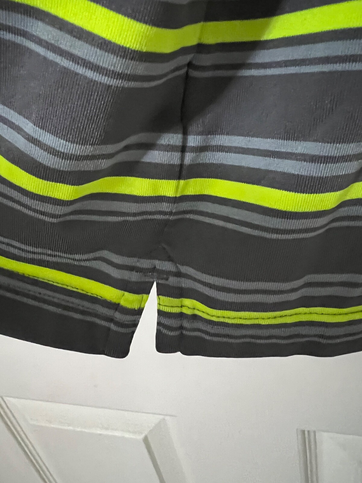 Under Armour Loose Short Sleeve Polo Shirt Heatgear Mens L Large EUC Gray Green
