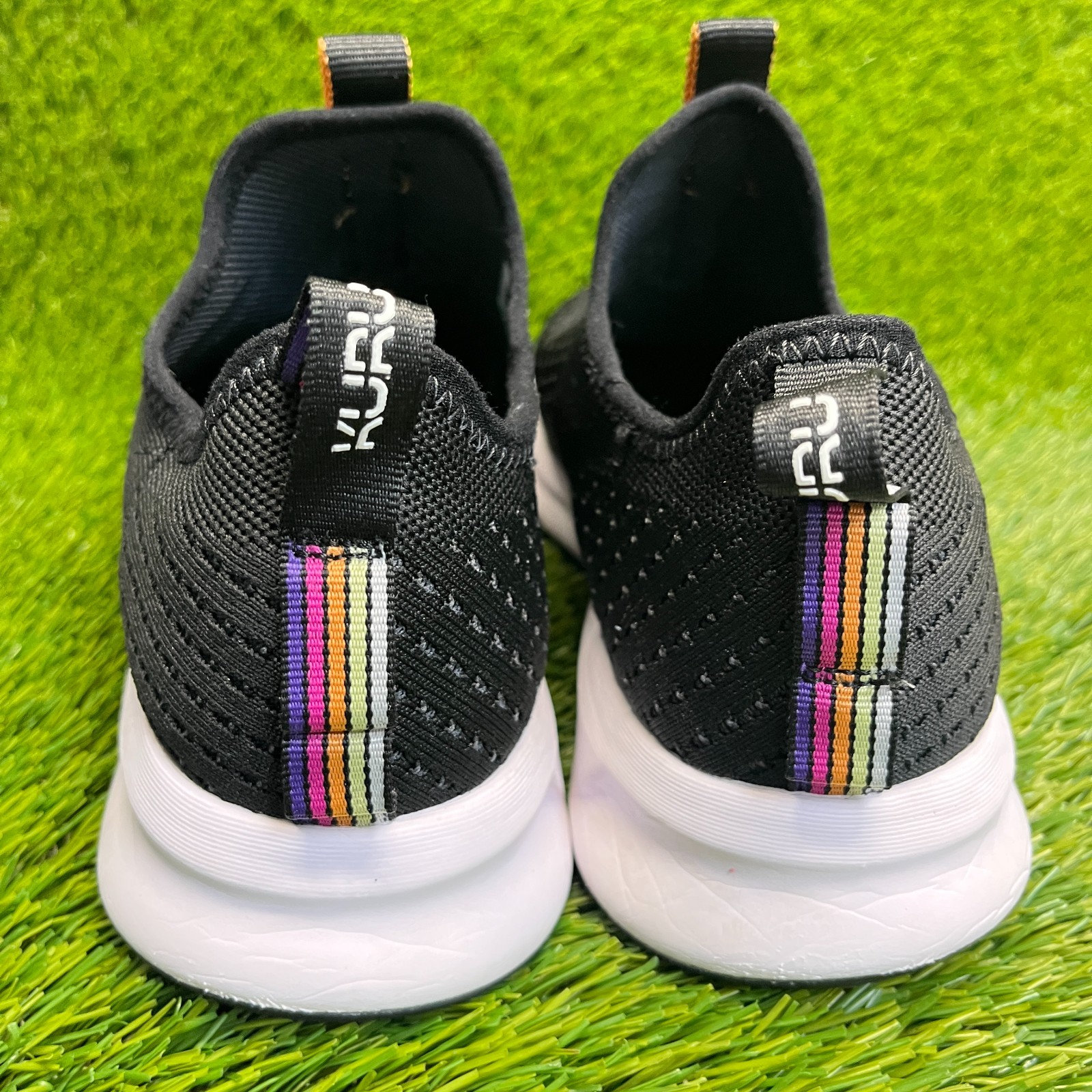 Kuru Atom Womens Size 9 Black White Athletic Walking Slip On Shoes Sneakers