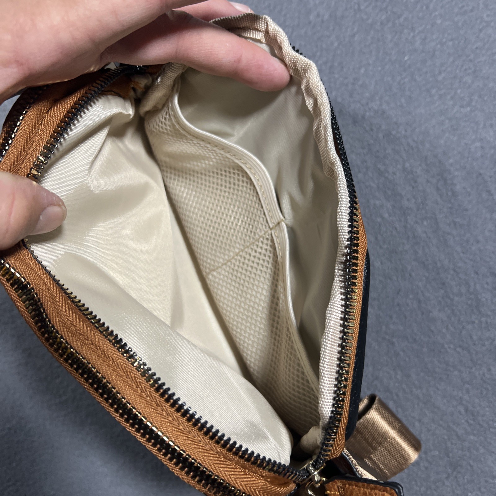 Lululemon Everywhere Belt Bag Black Leather Adjustable Strap Fanny Pack READ
