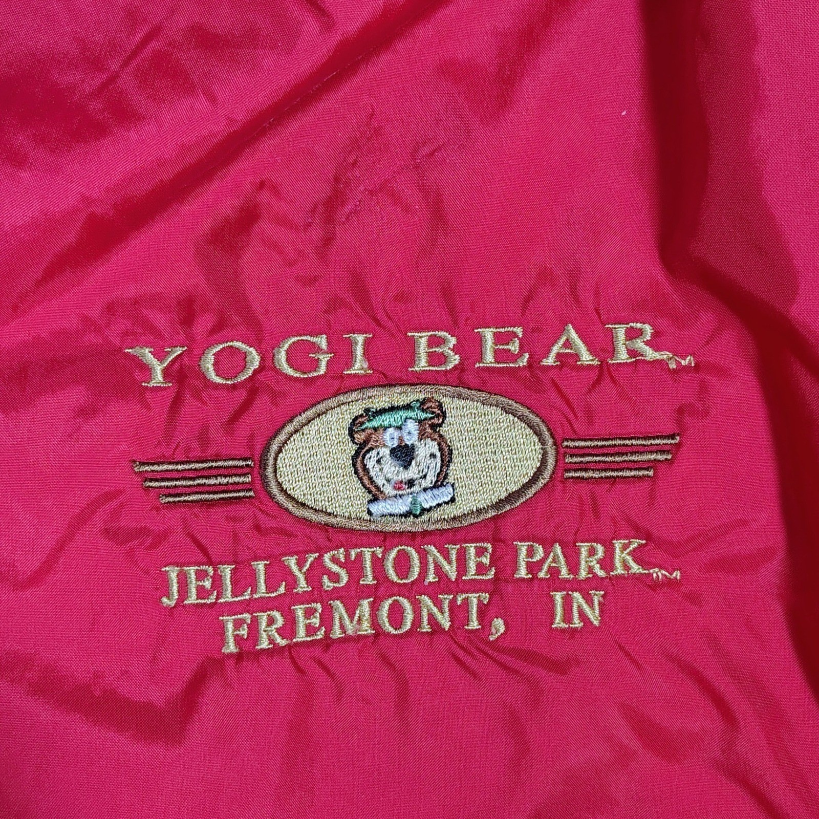 vintage Yogi Bear Jellystone Park Indiana Red Nylon Hooded Windbreaker Jacket