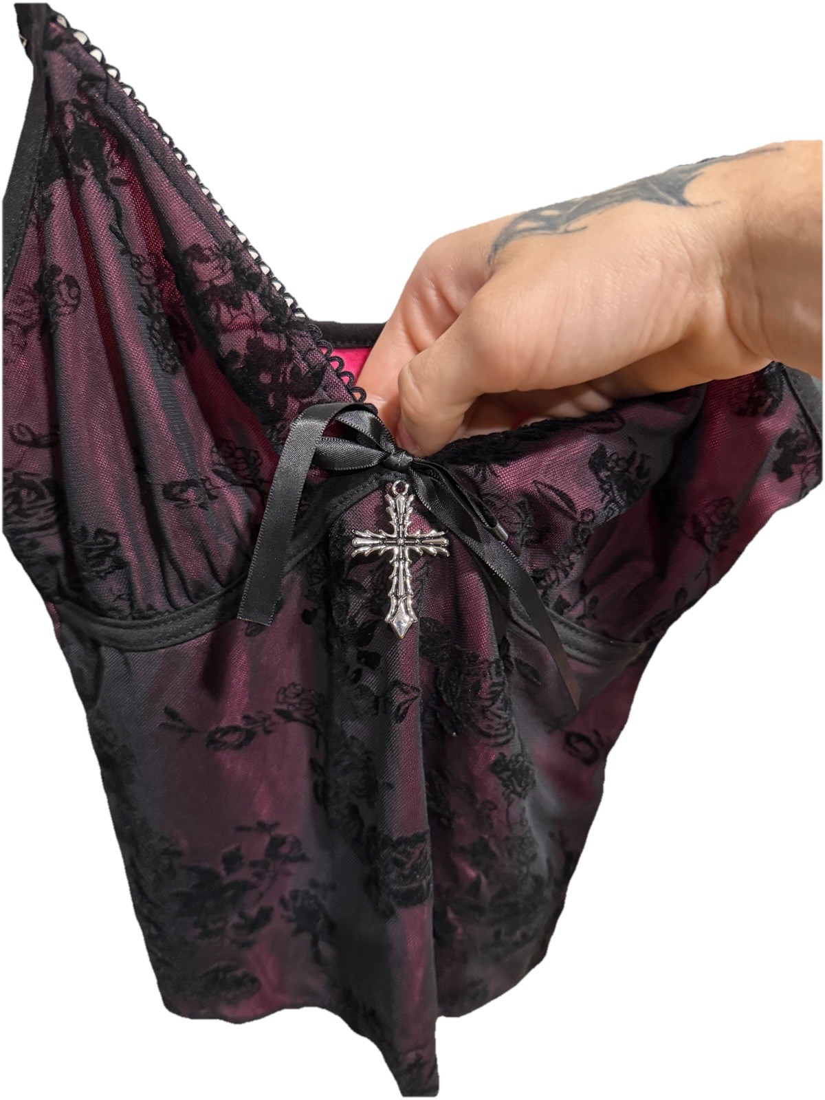 Vintage Y2K Burgundy Rose Lace Cami Top Black Lace Cross Charm Ribbon Detail