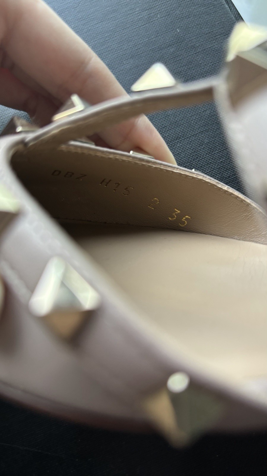 Excellent Condition Valentino Garavani Rockstud Mule In Size 35 Nude Beige