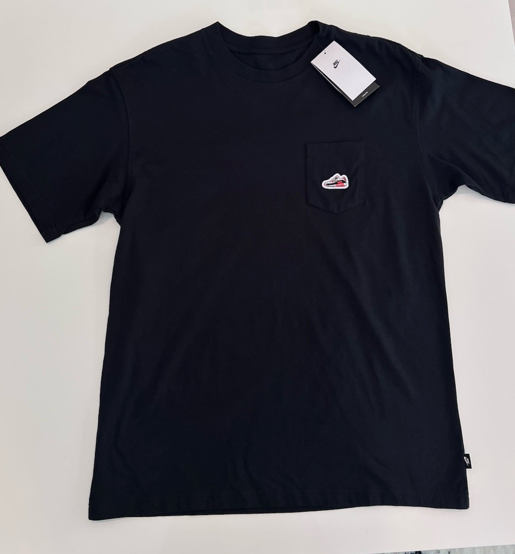 $40 Nike Mens Max90 Shoe Patch Pocket Tee Size XXL Black Loose Fit NWT