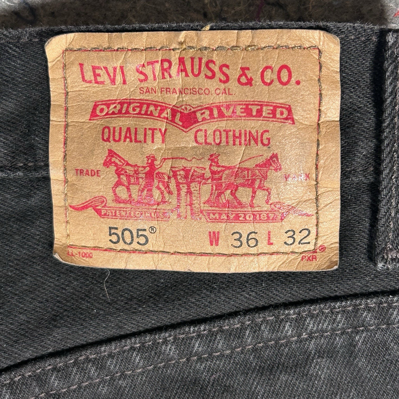 Vintage Y2K 2003 Levi’s 505 Regular Fit Straight Leg Black Denim Jeans 35X32