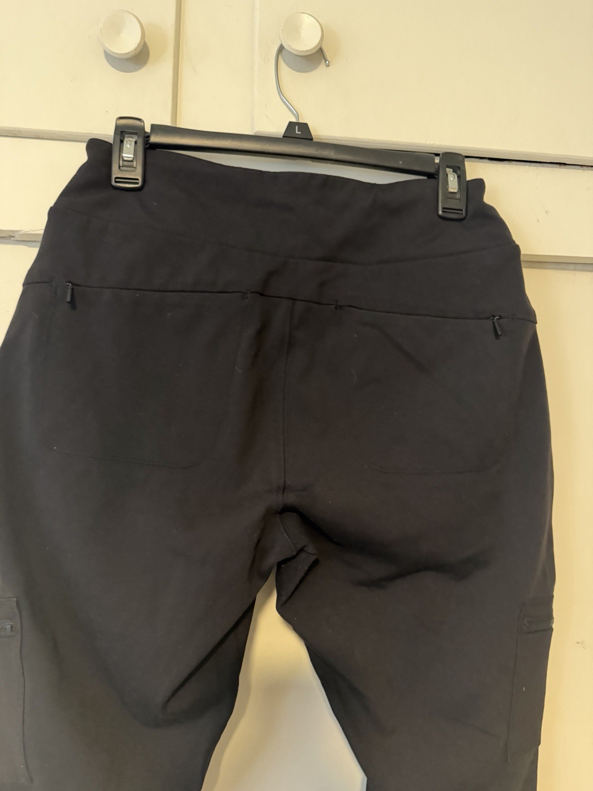 Athleta Headlands Hybrid Cargo Pants Women’s Size 10 Black Pull-On Pockets