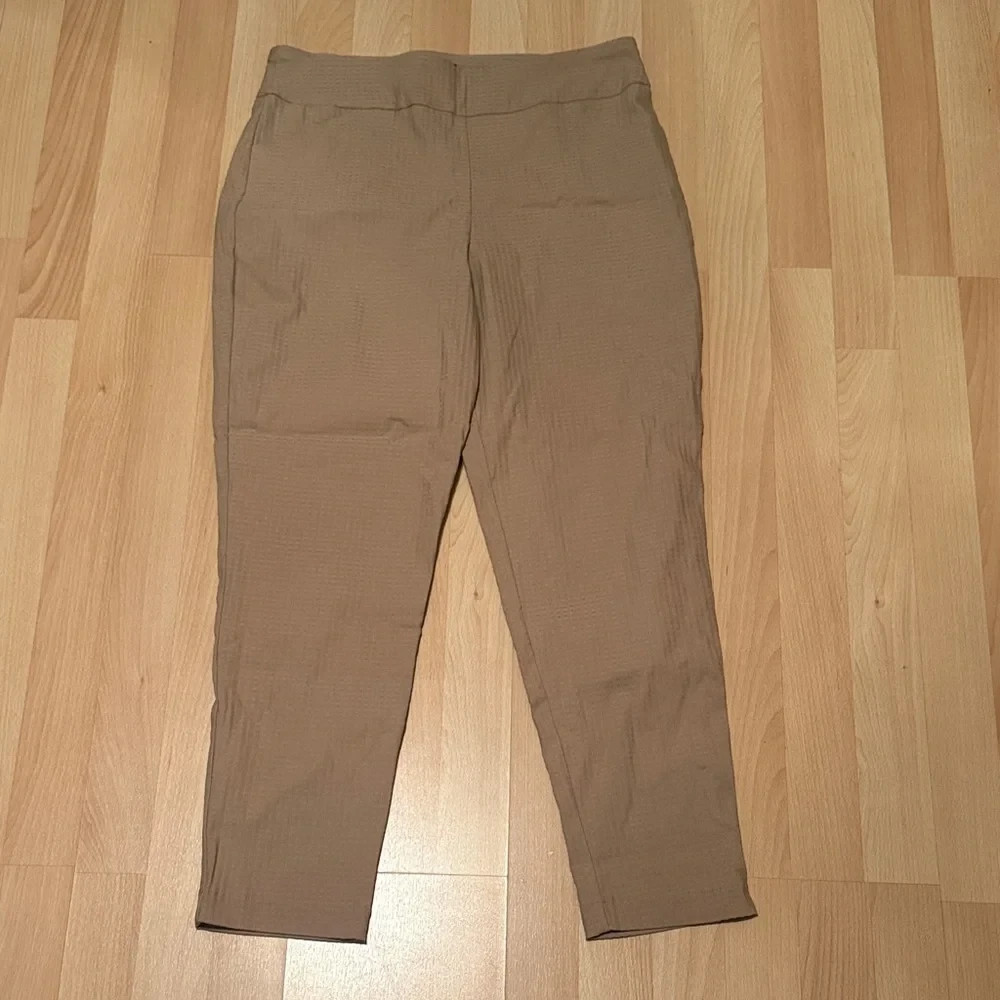 Versona Tan Pull On Stretch Ankle Pants Women’s Size 14