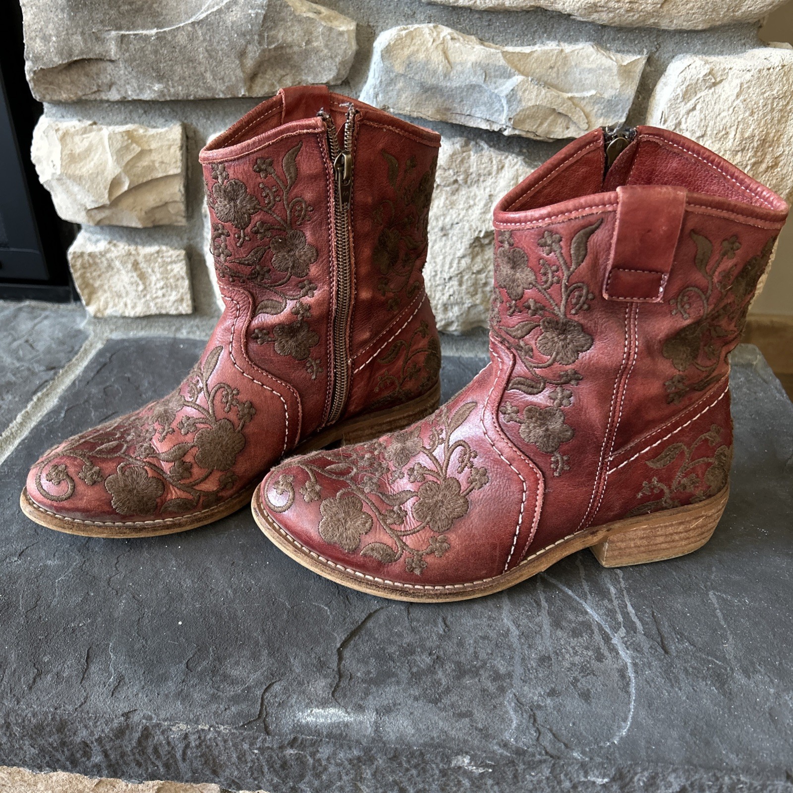 Taos Ankle Red Leather Boots Size 6 Women’s Floral Privilege Cowboy