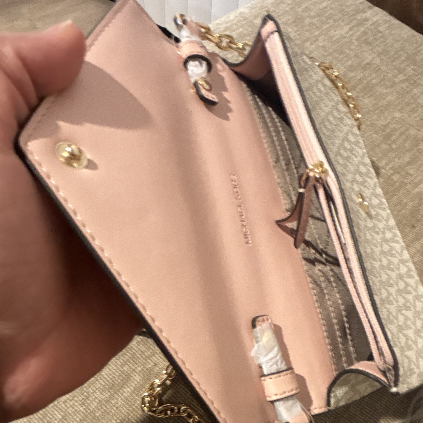 Michael Kors Women’s Logo Crossbody Clutch Wallet Beige/Pink Detachable Strap
