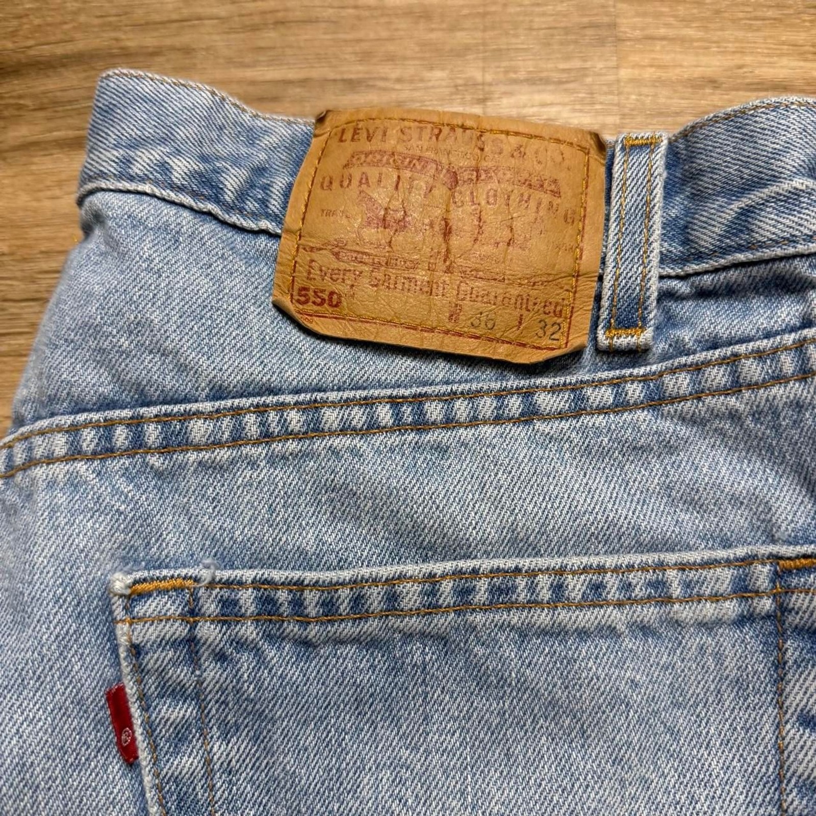 Vintage 90’s Levi’s paper tag light wash style 550 denim jeans Size 34×32