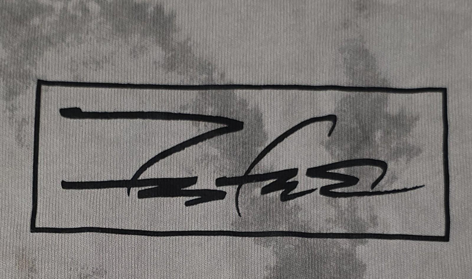 Futura Laboratories x Uniqlo Script T-shirt Size XL