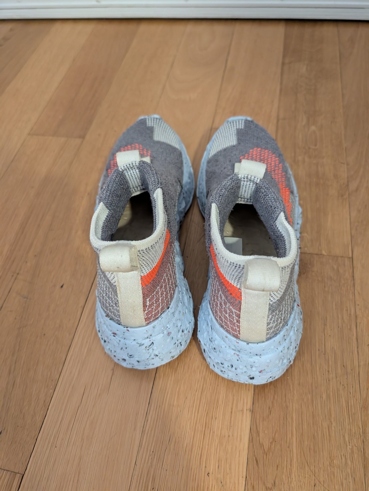 Nike Space Hippie 02 Men’s Slip-On Low Top Athletic Sneakers Gray Orange Blue