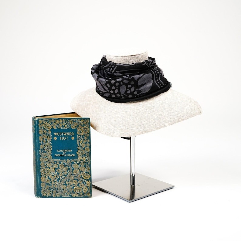Floral Cotton Blend Scarf – Black & Grey Gothic Shawl